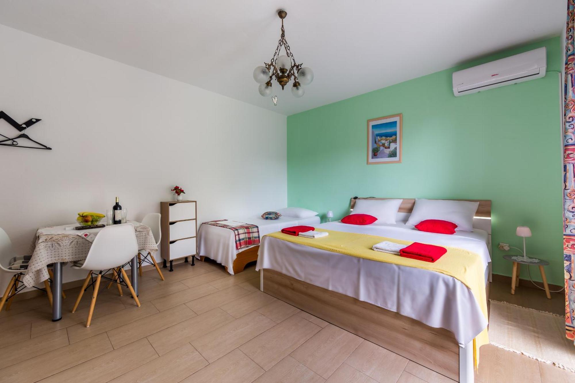 Apartments Claudia Šmrika 外观 照片